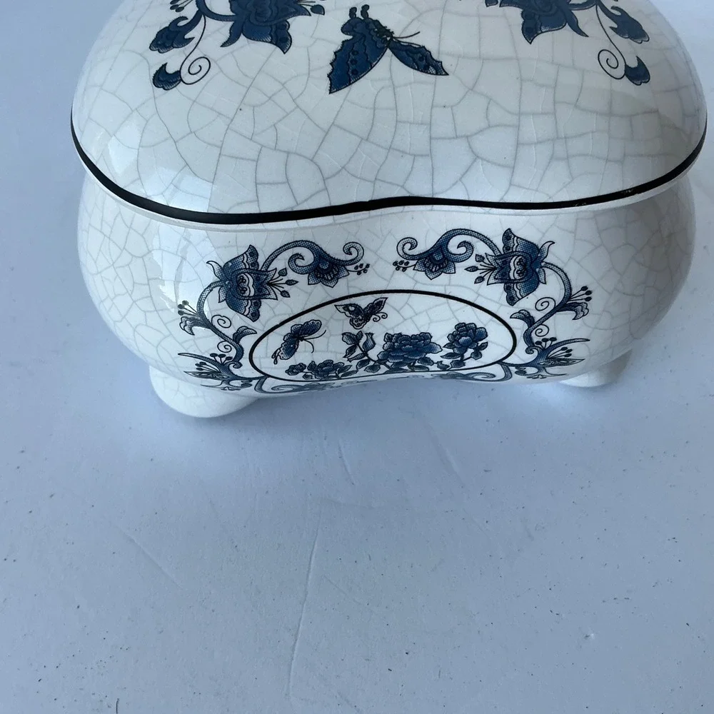 Unbranded Vintage‎ Heart Trinket Box Blue White Floral Butterfly Crackle Glaze